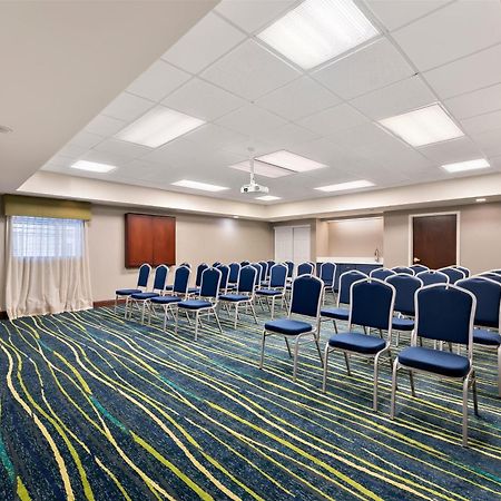 Hampton Inn & Suites Newtown Yardley Exteriör bild