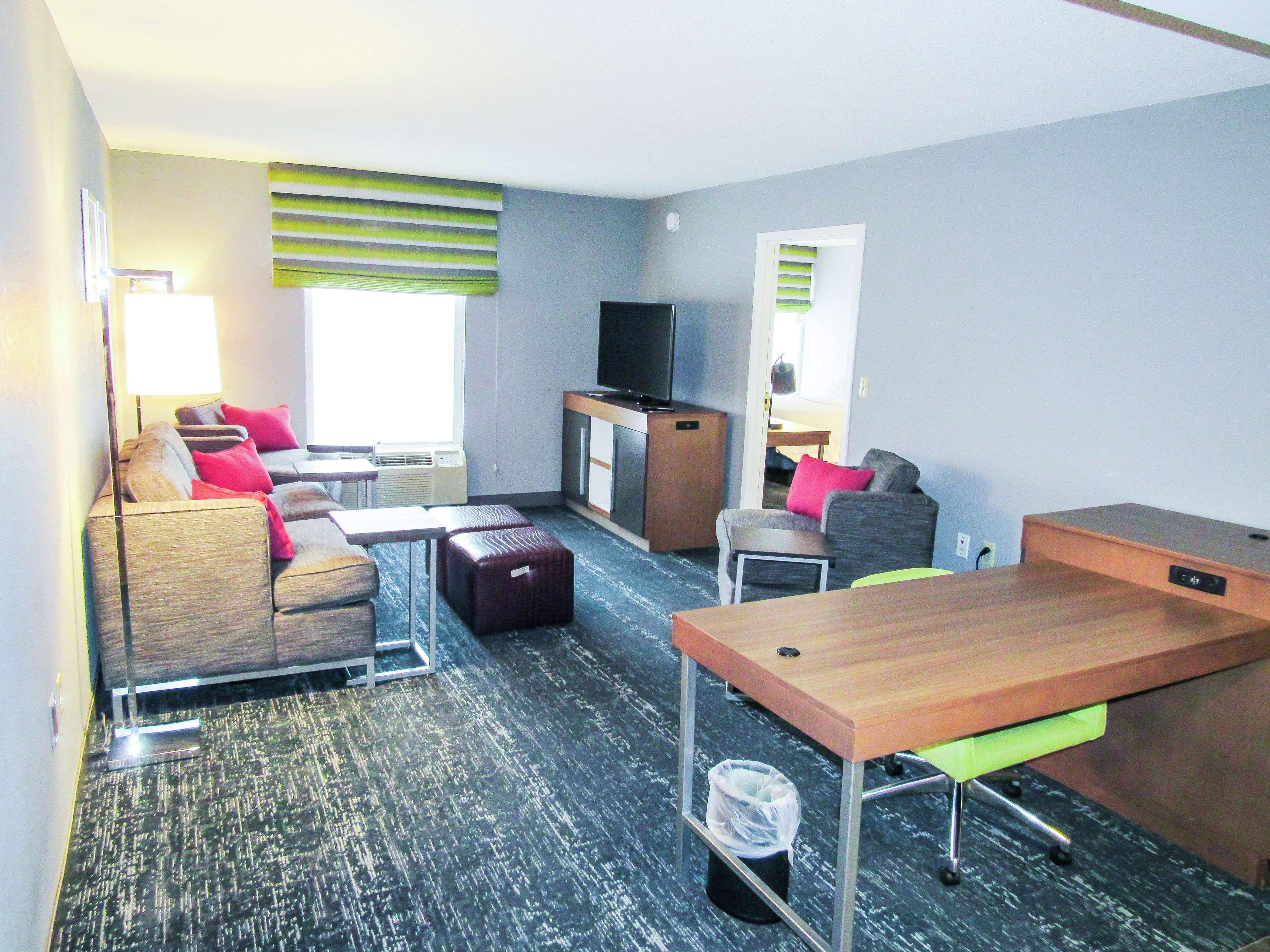 Hampton Inn & Suites Newtown Yardley Exteriör bild