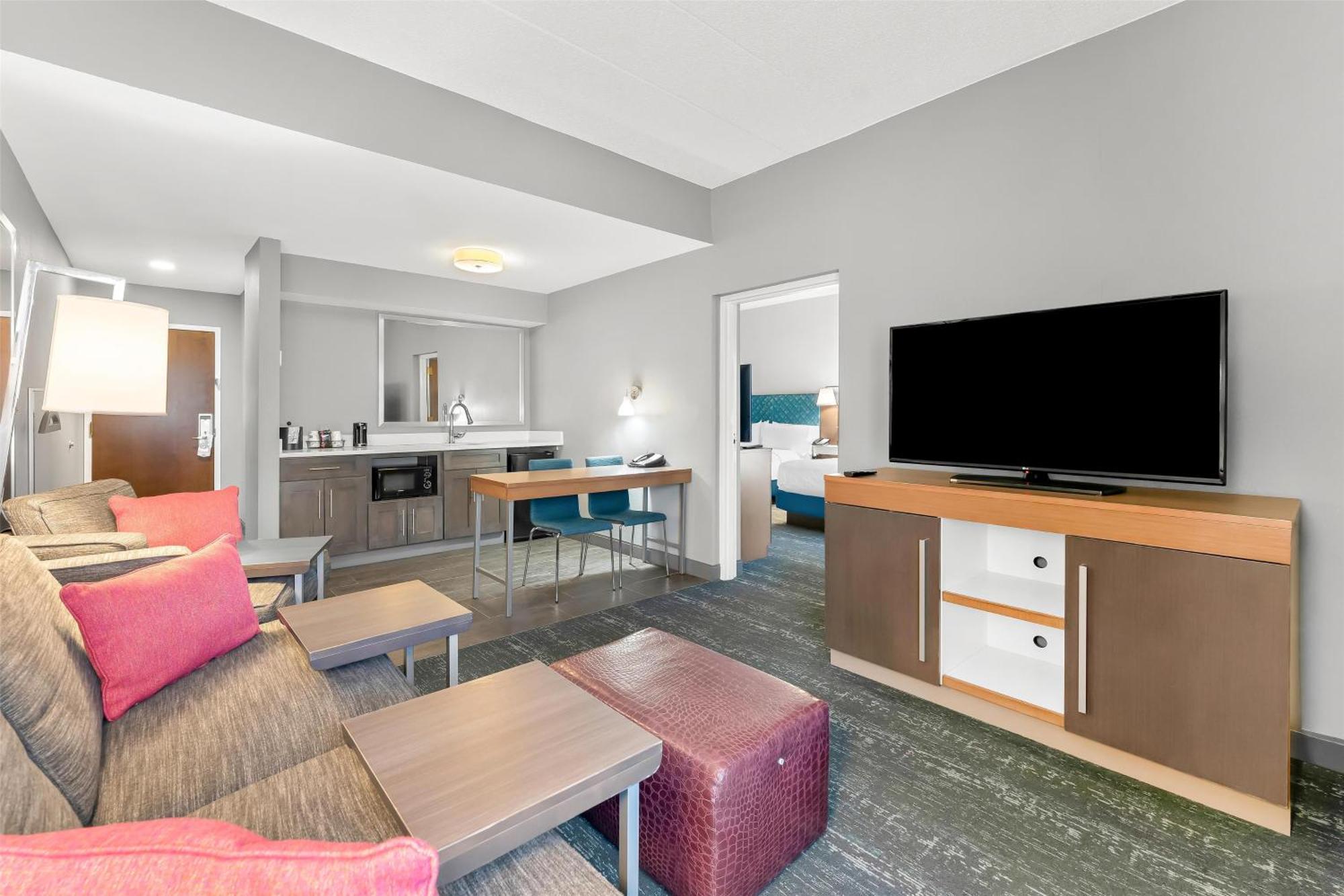 Hampton Inn & Suites Newtown Yardley Exteriör bild