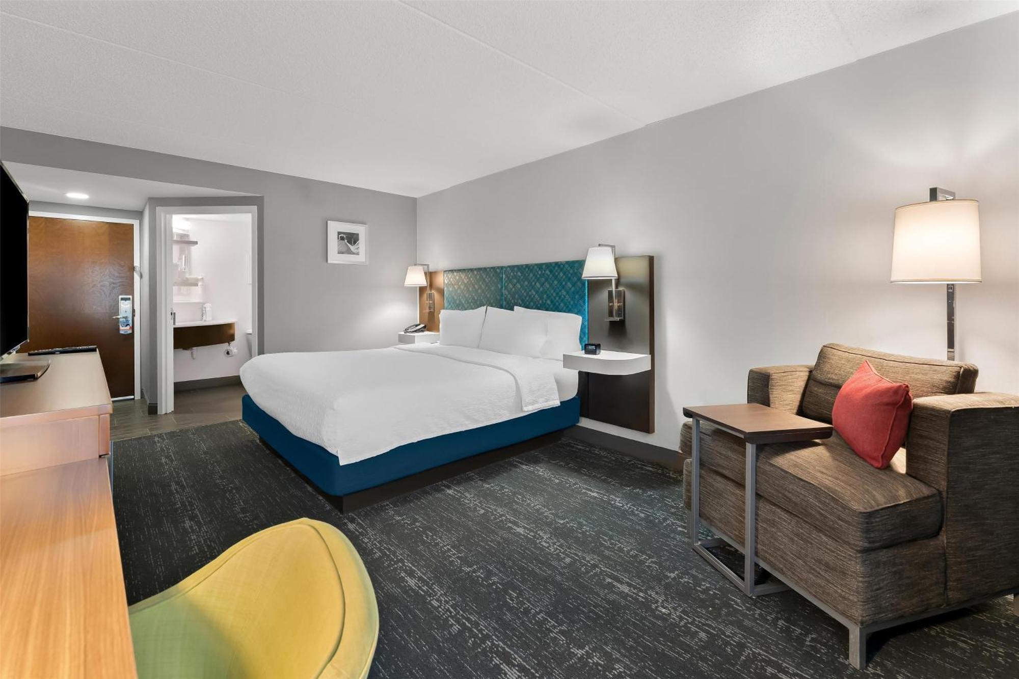 Hampton Inn & Suites Newtown Yardley Exteriör bild