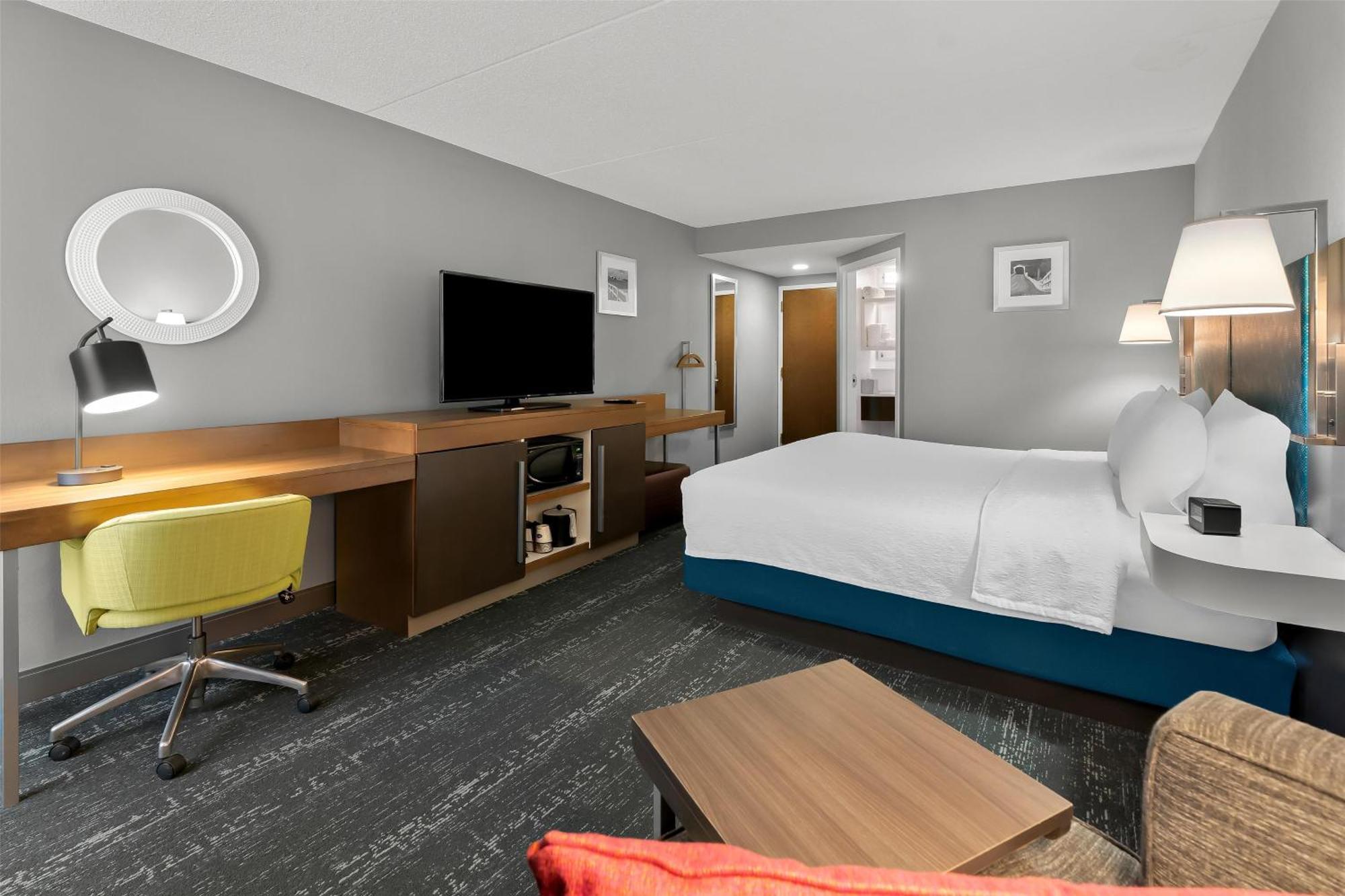 Hampton Inn & Suites Newtown Yardley Exteriör bild