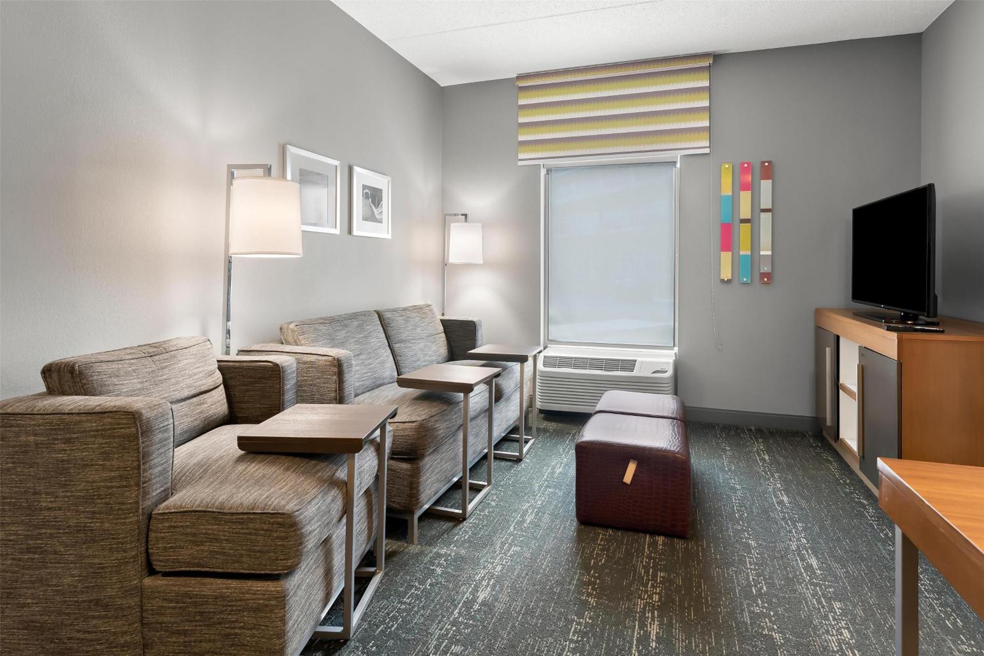 Hampton Inn & Suites Newtown Yardley Exteriör bild