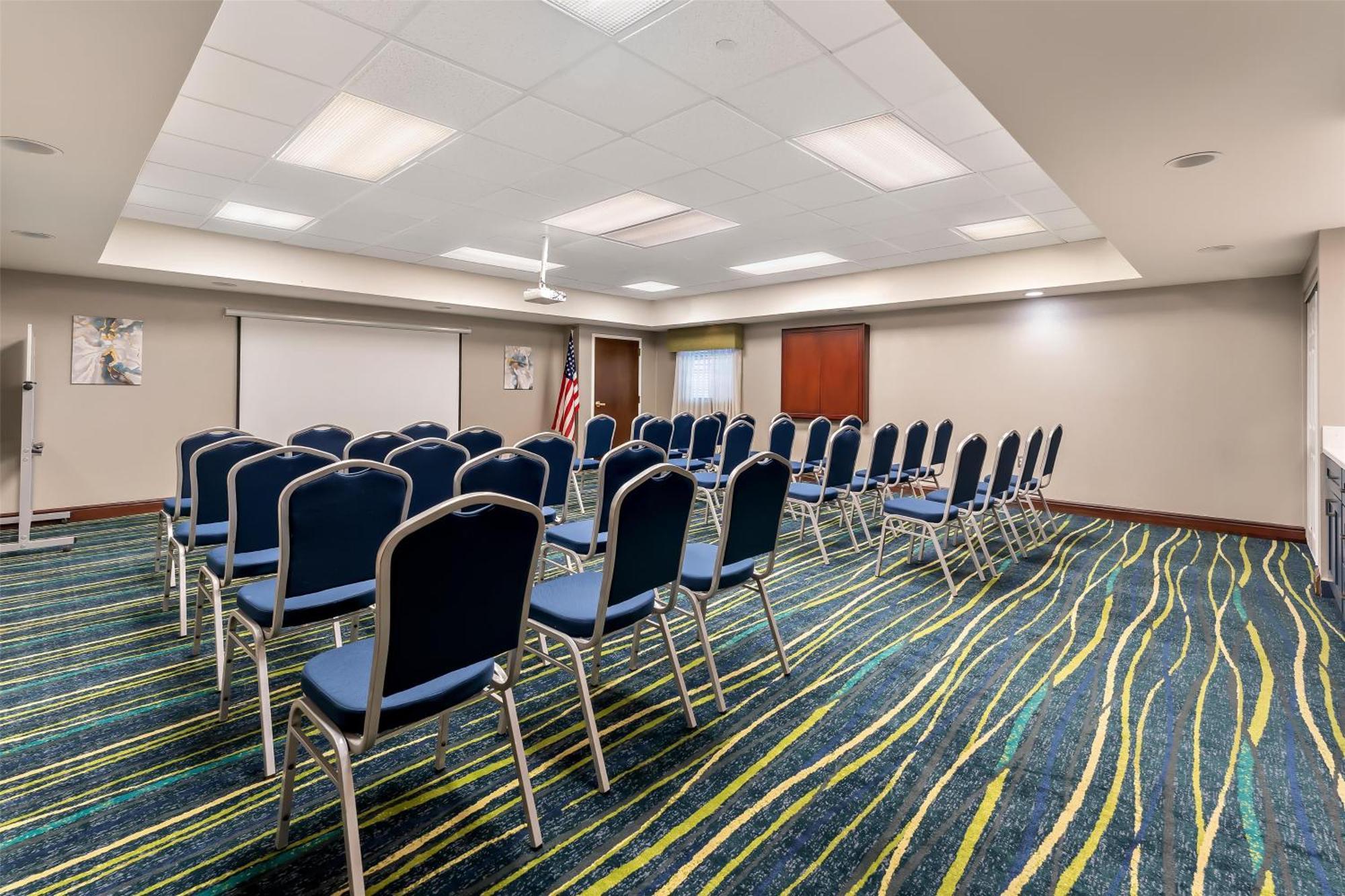 Hampton Inn & Suites Newtown Yardley Exteriör bild