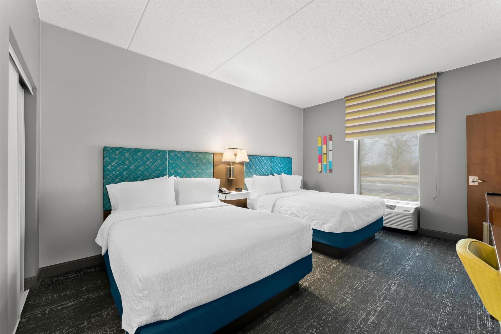 Hampton Inn & Suites Newtown Yardley Exteriör bild