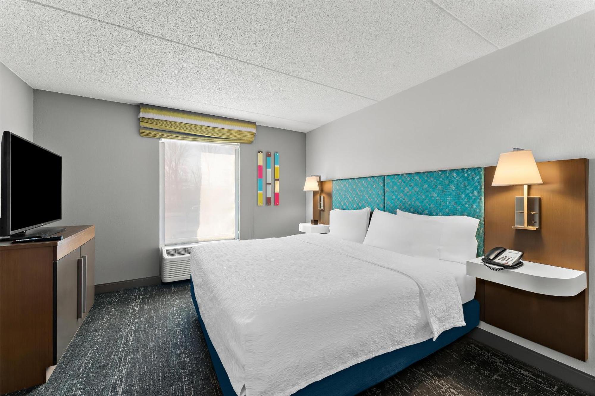 Hampton Inn & Suites Newtown Yardley Exteriör bild