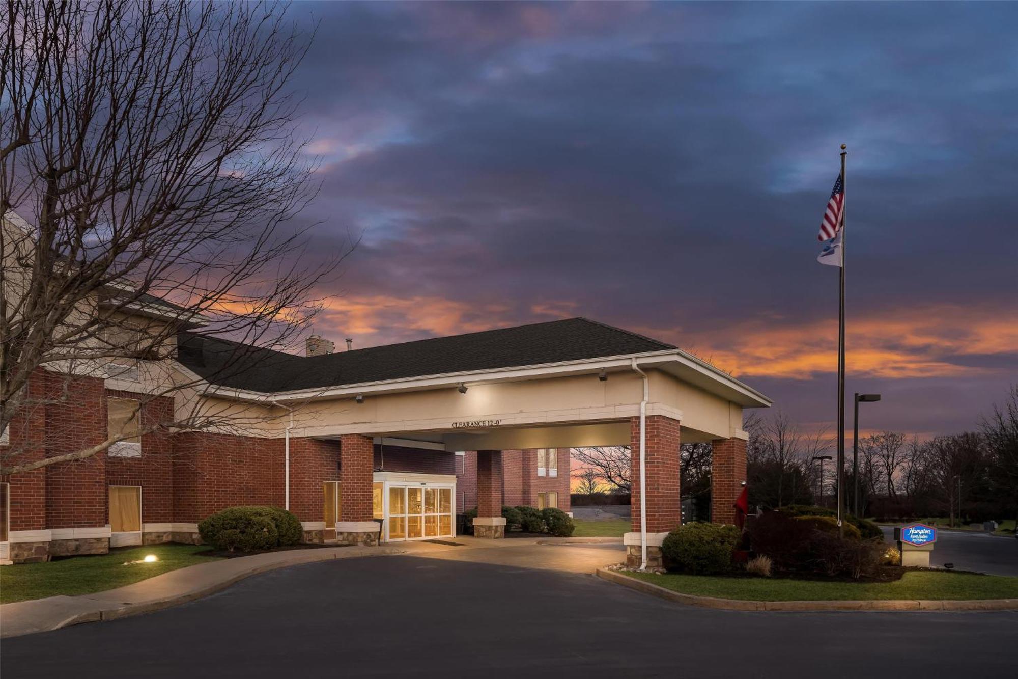 Hampton Inn & Suites Newtown Yardley Exteriör bild