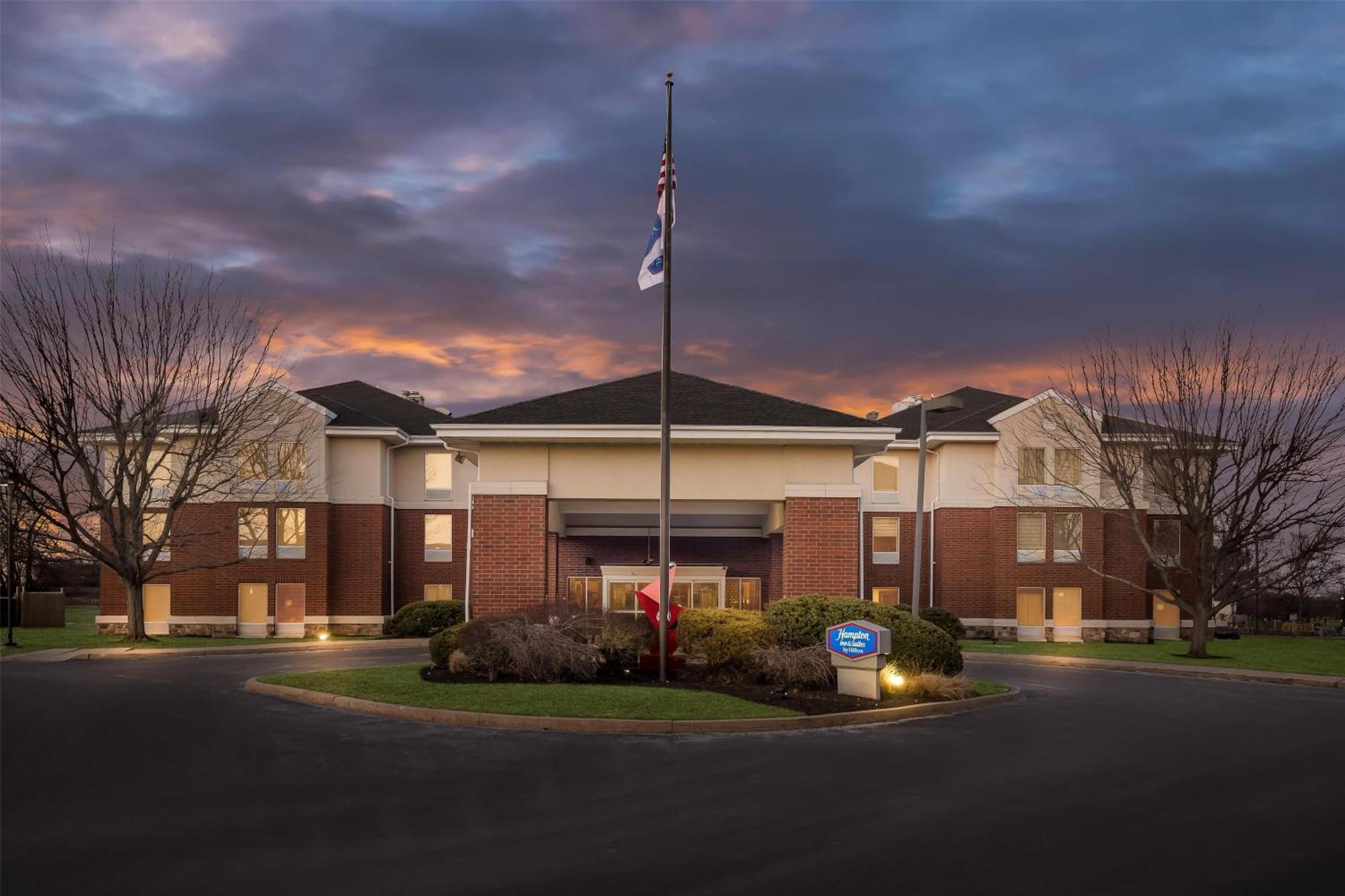 Hampton Inn & Suites Newtown Yardley Exteriör bild